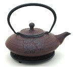 Ivy Pattern Teapot w/Trivet